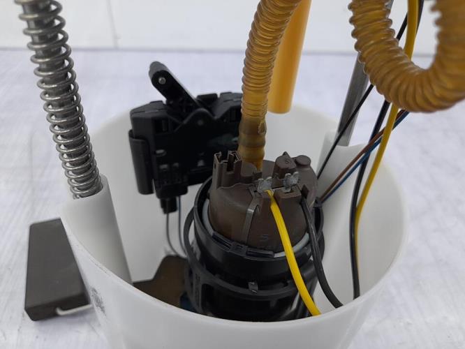 Pompe immergee VOLKSWAGEN GOLF PLUS PHASE 2 Essence