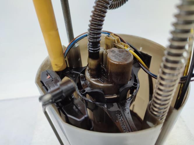 Pompe immergee VOLKSWAGEN GOLF 5 Diesel