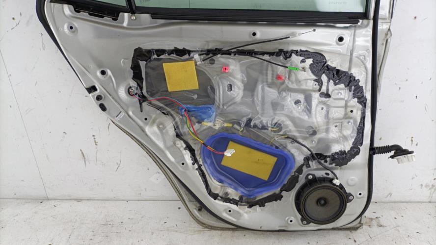 Porte arriere gauche TOYOTA AURIS 1 PHASE 1 Essence