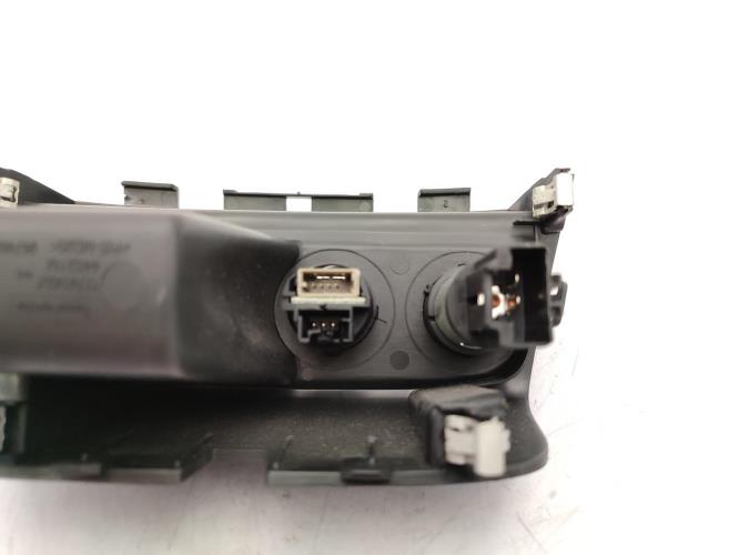 Prise port USB PEUGEOT 208 1 PHASE 1 Essence