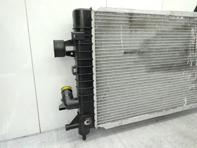 Radiateur eau OPEL ASTRA H GTC PHASE 1 Diesel