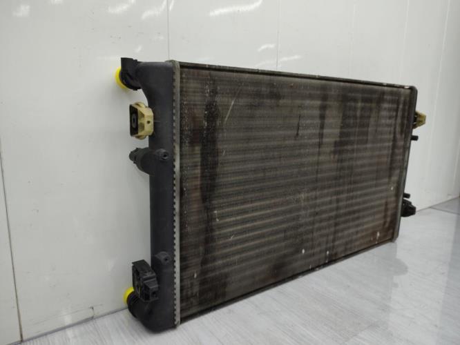 Radiateur eau VOLKSWAGEN GOLF 4 Essence