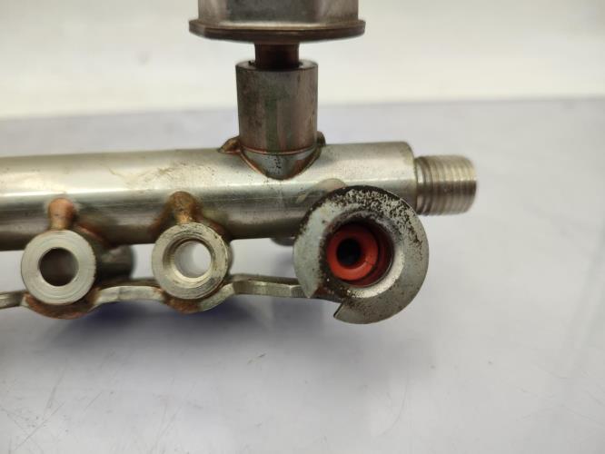 Rampe injection RENAULT SCENIC 3 PHASE 3 Essence