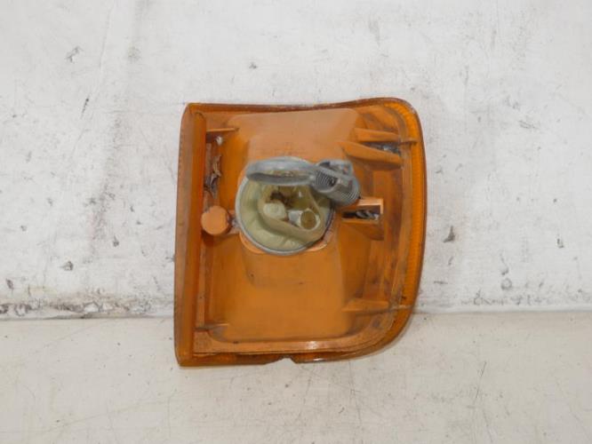 Repetiteur clignotant avant droit  (Feux) FORD Fiesta Phase 1