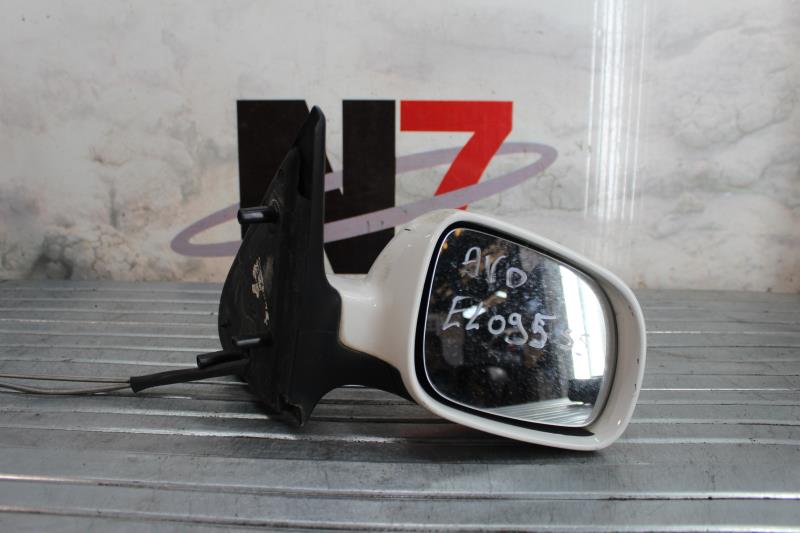 Retroviseur droit VOLKSWAGEN POLO 3 PHASE 2 Essence