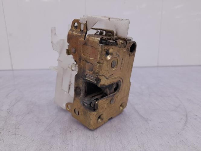 Serrure arriere droit RENAULT CLIO 2 PHASE 1 Essence