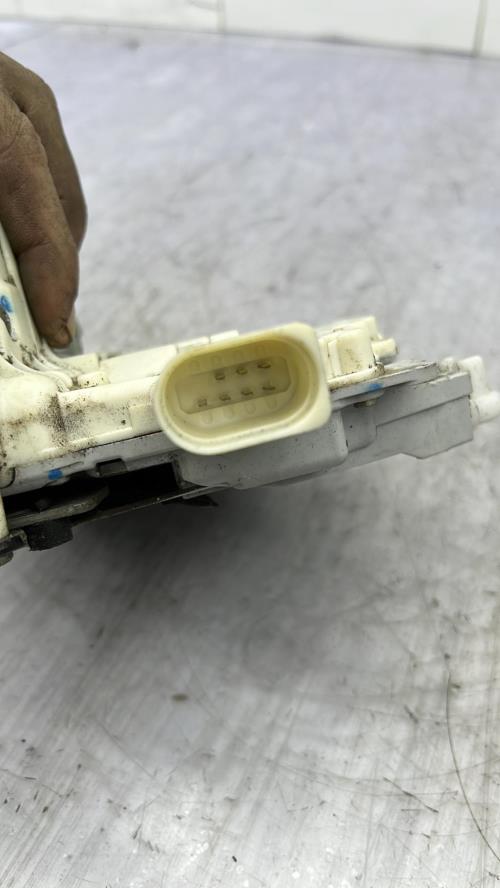 Serrure arriere droit AUDI A4 2 AVANT PHASE 2 BREAK Diesel