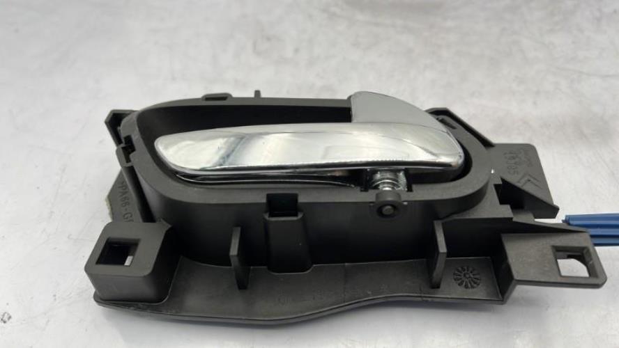 Serrure arriere droit PEUGEOT 407 PHASE 1 Diesel