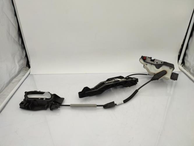 Serrure arriere droit PEUGEOT 208 1 PHASE 2 Essence