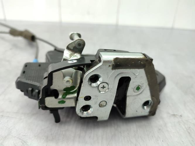 Serrure arriere gauche TOYOTA COROLLA VERSO 2 PHASE 2 Diesel