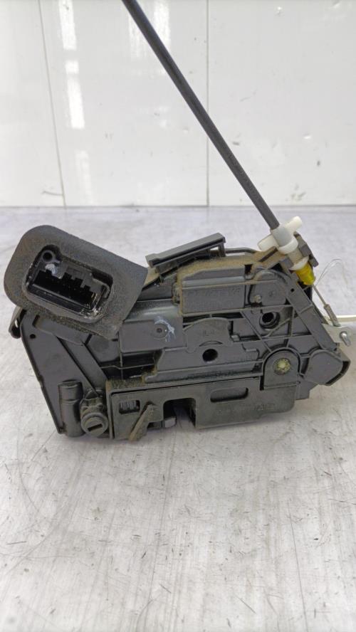 Serrure arriere gauche VOLKSWAGEN POLO 5 PHASE 1 Essence