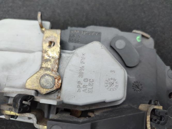 Serrure arriere gauche PEUGEOT 206 PHASE 1 Diesel