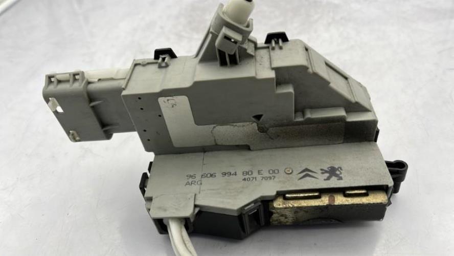 Serrure arriere gauche PEUGEOT 407 PHASE 1 Diesel