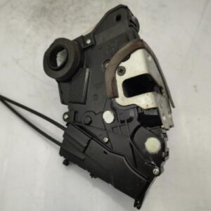 Serrure avant droit TOYOTA YARIS 2 PHASE 1 Diesel