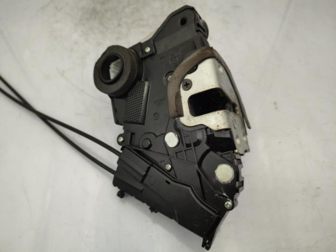 Serrure avant droit TOYOTA YARIS 2 PHASE 1 Diesel
