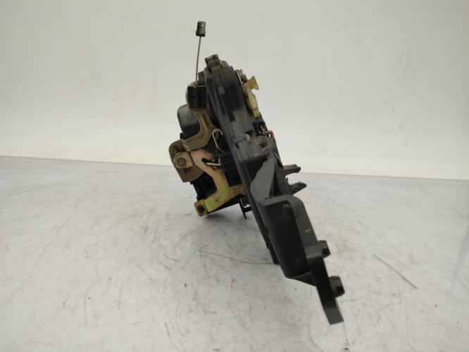 Serrure avant droit VOLKSWAGEN GOLF 4 Essence