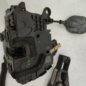 Serrure avant droit RENAULT CLIO 4 PHASE 1 Diesel