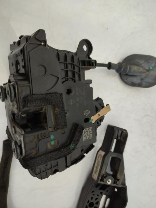 Serrure avant droit RENAULT CLIO 4 PHASE 1 Diesel