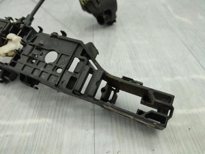 Serrure avant droit RENAULT MEGANE 2 PHASE 1 Diesel