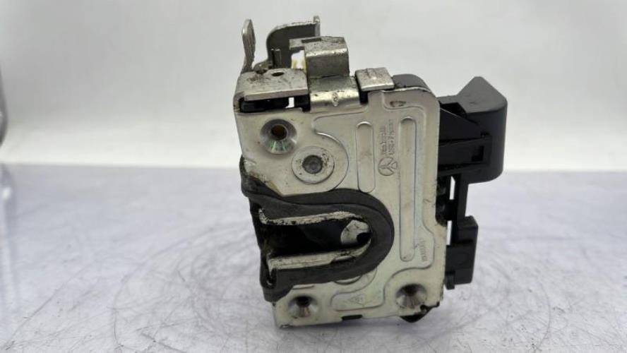 Serrure avant droit DACIA SANDERO 1 Essence/GPL