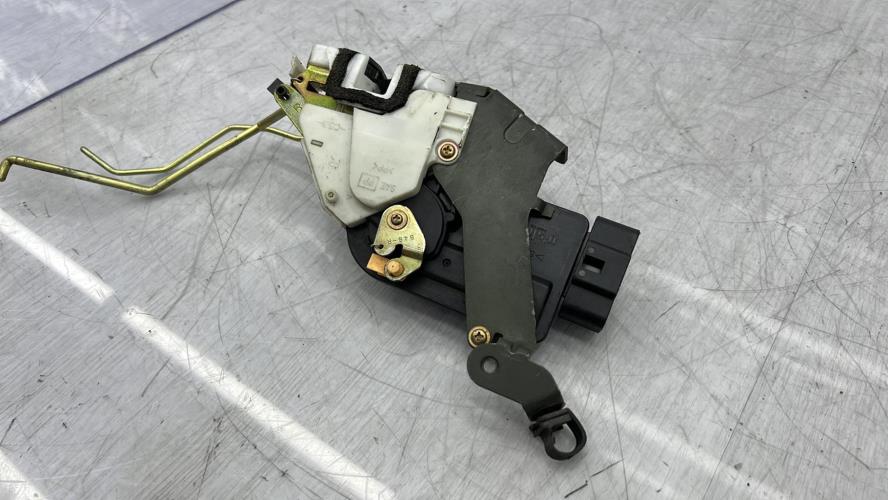 Serrure avant droit SUZUKI IGNIS 2 Diesel