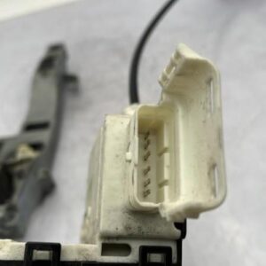 Serrure avant droit PEUGEOT 407 PHASE 1 Diesel