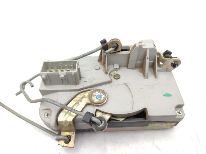 Serrure avant droit PEUGEOT 406 PHASE 1 BREAK Diesel