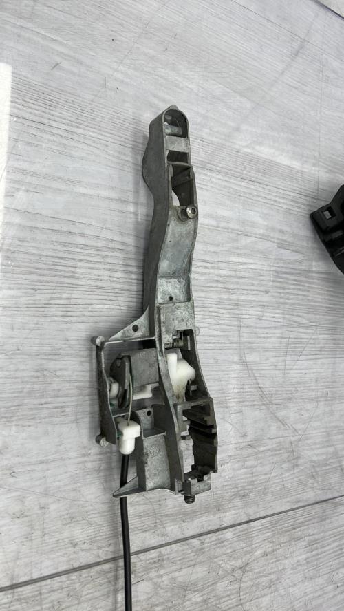 Serrure avant droit PEUGEOT