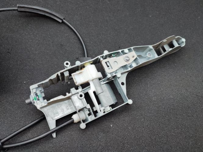 Serrure avant droit CITROEN C5 2 BREAK Diesel