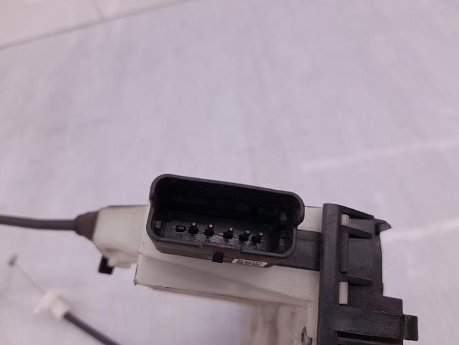 Serrure avant droit PEUGEOT 2008 1 PHASE 2 Essence