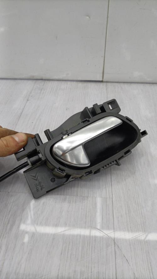 Serrure avant droit PEUGEOT 208 1 PHASE 2 Diesel