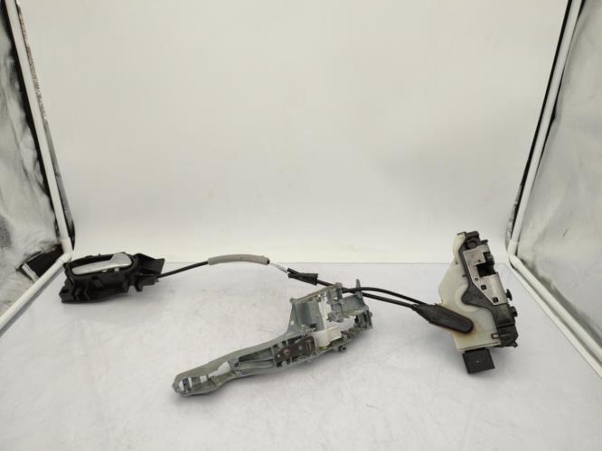 Serrure avant droit PEUGEOT 208 1 PHASE 2 Essence