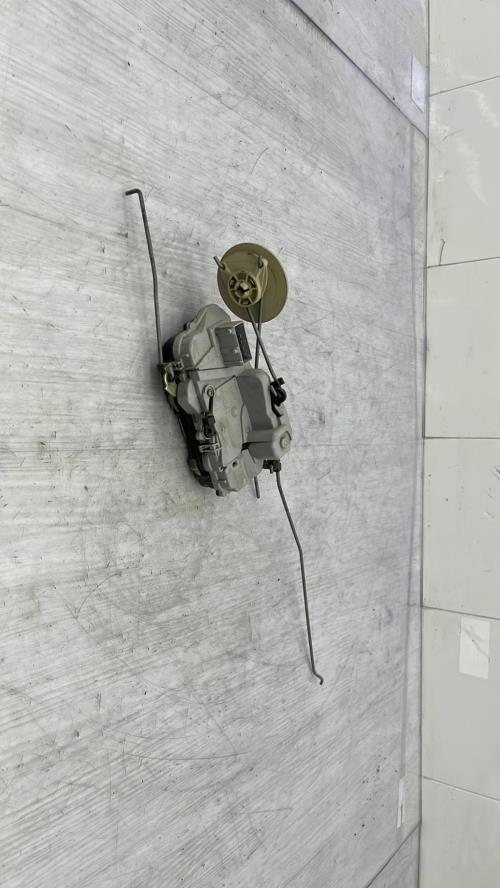 Serrure avant droit PEUGEOT 406 PHASE 1 Diesel