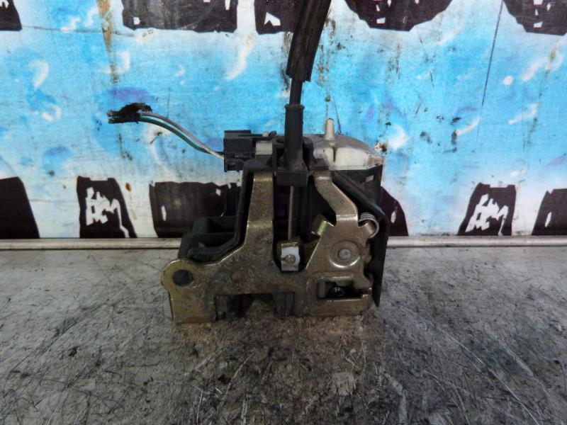 Serrure avant droit RENAULT CLIO 2 PHASE 2 Essence