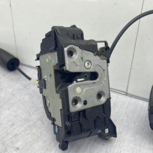 Serrure avant droit RENAULT SCENIC 3 PHASE 1 Diesel
