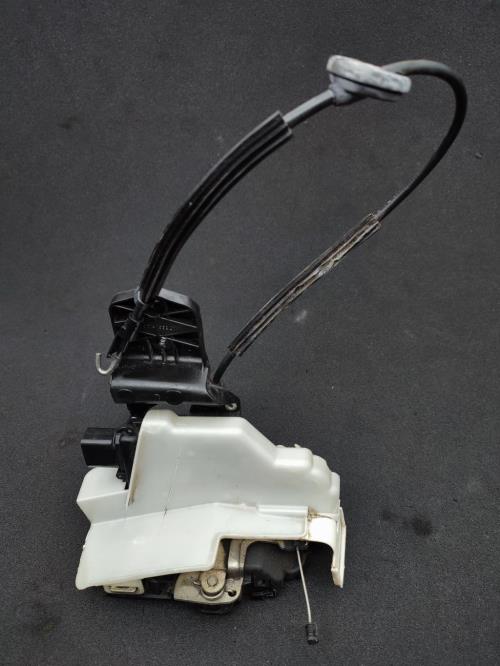 Serrure avant gauche VOLKSWAGEN PASSAT 4 PHASE 2 Diesel