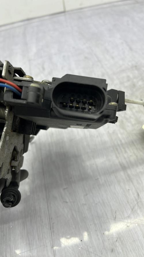 Serrure avant gauche AUDI A6 2 PHASE 1 Diesel