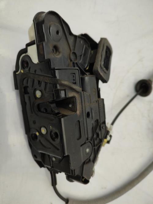 Serrure avant gauche VOLKSWAGEN POLO 5 PHASE 1 Diesel