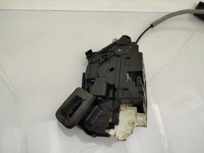 Serrure avant gauche VOLKSWAGEN POLO 5 PHASE 1 Diesel