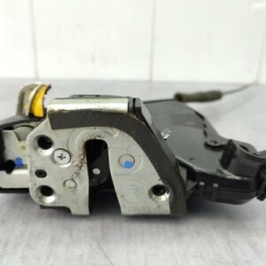 Serrure avant gauche TOYOTA COROLLA VERSO 2 PHASE 2 Diesel