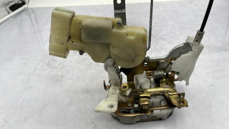 Serrure avant gauche TOYOTA YARIS 1 PHASE 2 Essence