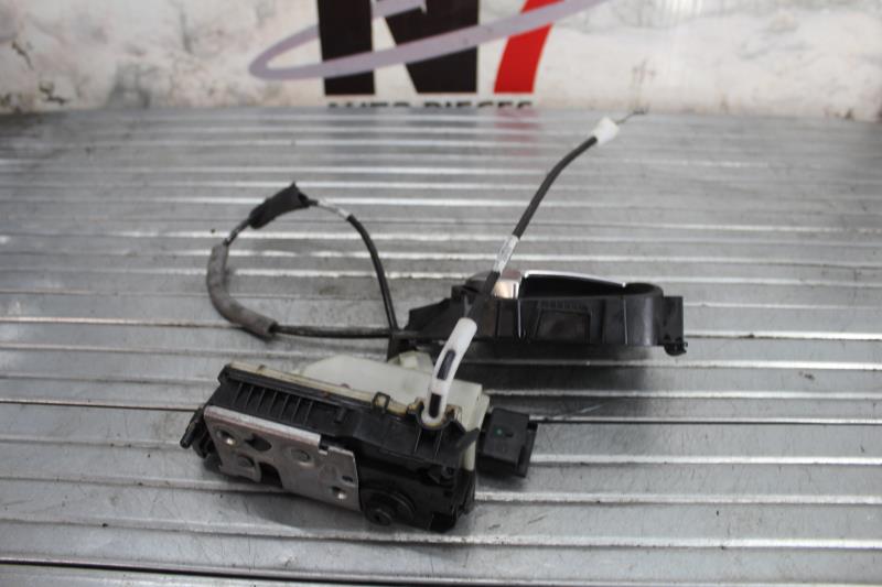 Serrure avant droit PEUGEOT 208 1 PHASE 1 Diesel