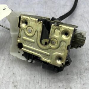 Serrure avant gauche RENAULT CLIO 2 PHASE 1 Essence
