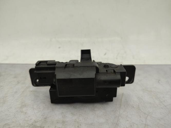 Serrure de coffre RENAULT CLIO 3 PHASE 2 Diesel