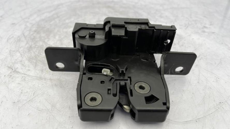 Serrure de coffre RENAULT MEGANE 2 PHASE 1 Diesel