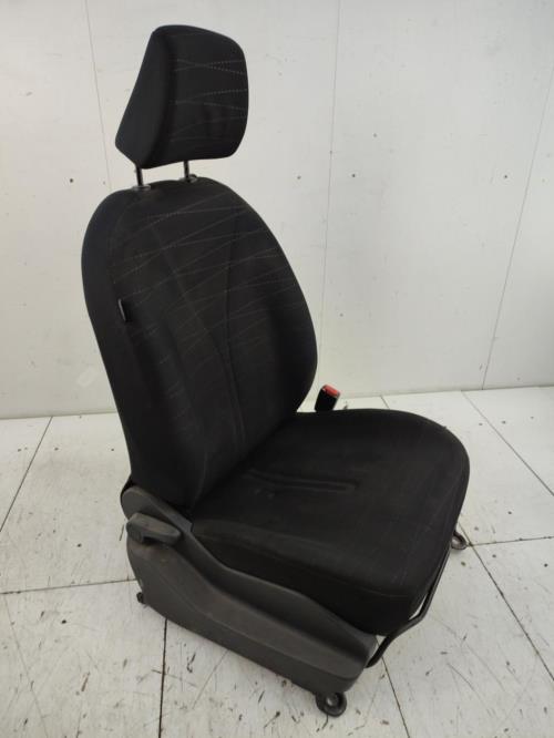 Siege avant droit TOYOTA YARIS 2 PHASE 1 Essence