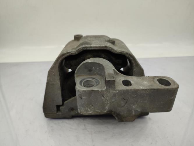Support moteur droit AUDI TT 1 COUPE Essence