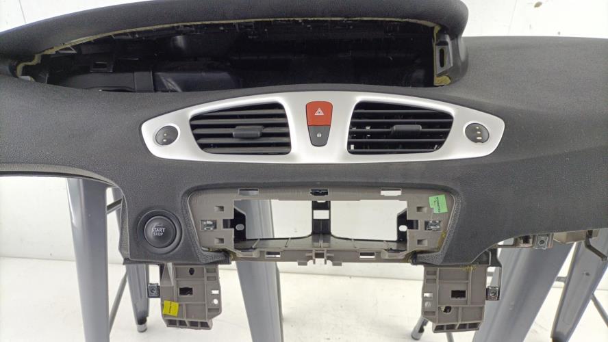 Tableau de bord RENAULT SCENIC 3 PHASE 1 Diesel