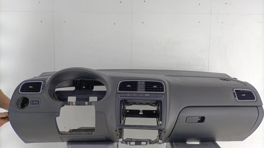 Tableau de bord VOLKSWAGEN POLO 5 PHASE 1 Diesel
