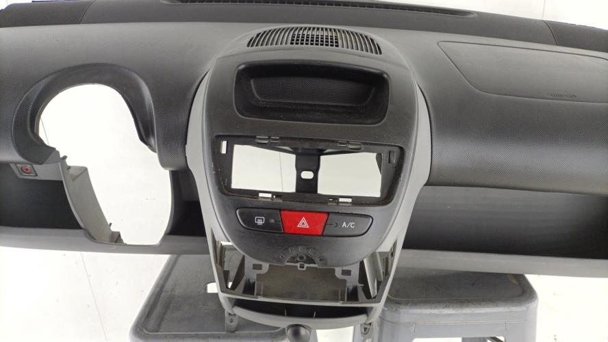 Tableau de bord PEUGEOT 107 PHASE 1 Diesel